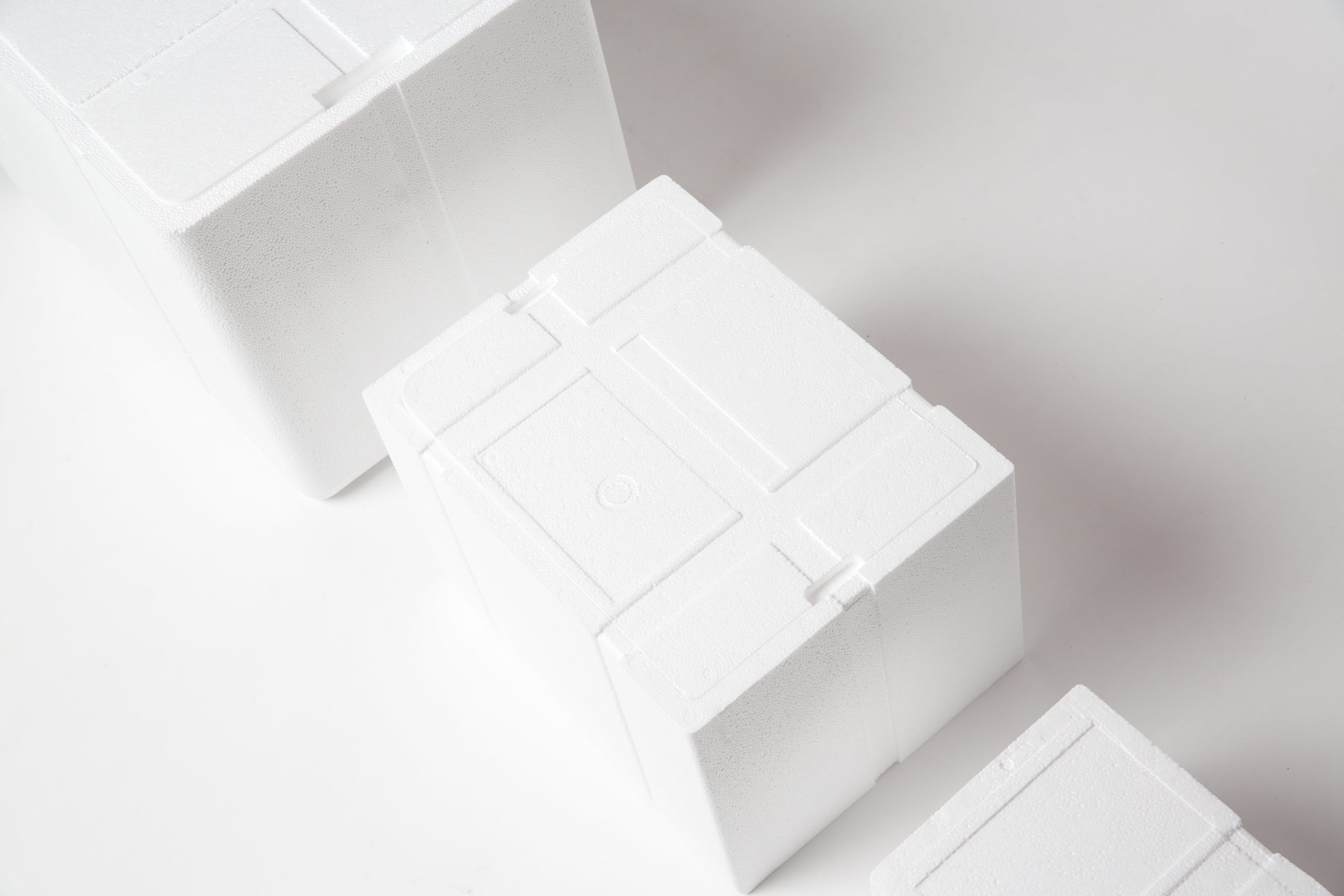 Image illustrant les emballages isothermes Freshbox adaptés aux produits fragiles et thermosensibles